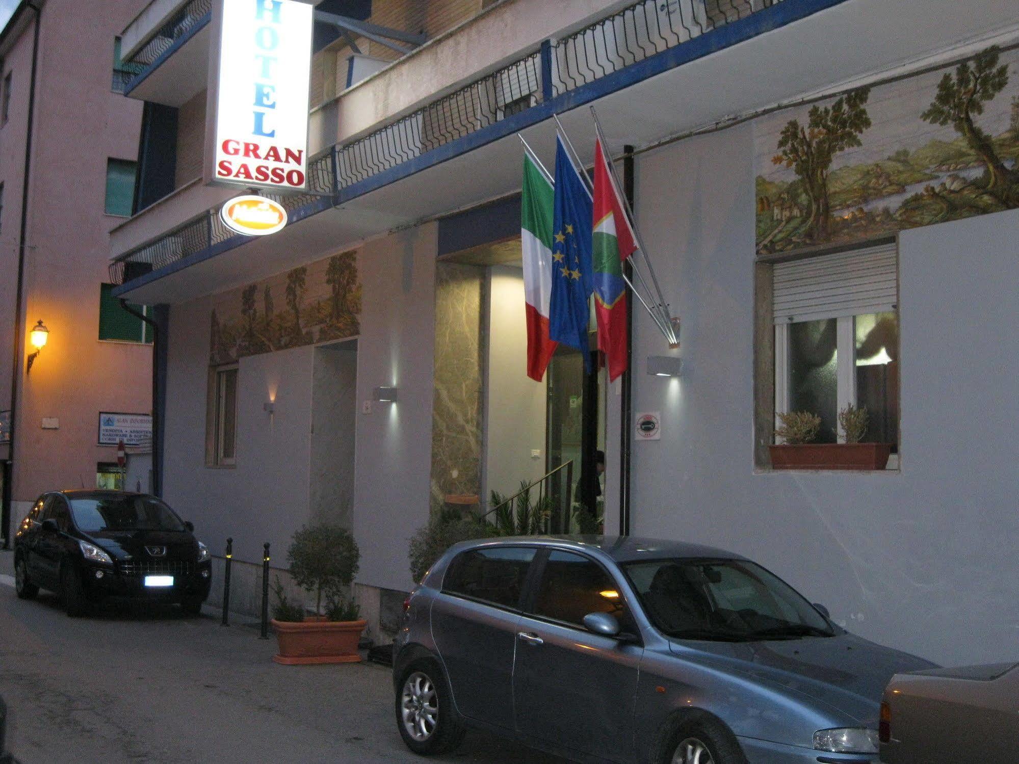 Hotel Gran Sasso & Spa Teramo Exterior photo